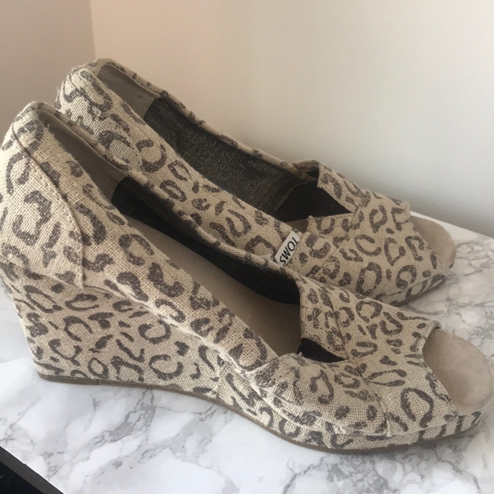 Toms leopard wedge sandals (6.5)